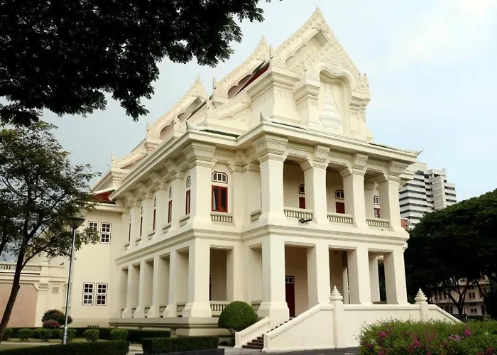 Nandha Hotel