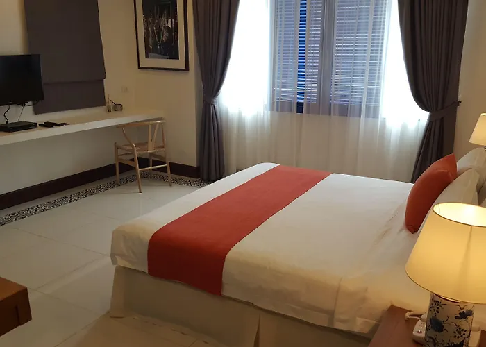 Nandha Hotel 3*